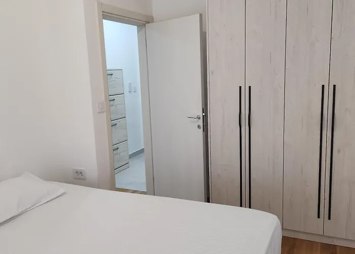 Stan Na Dan Zabjelo1 Appartement