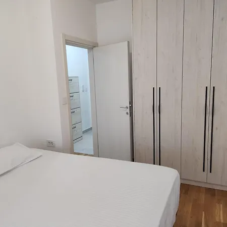 Stan Na Dan Zabjelo1 Appartement